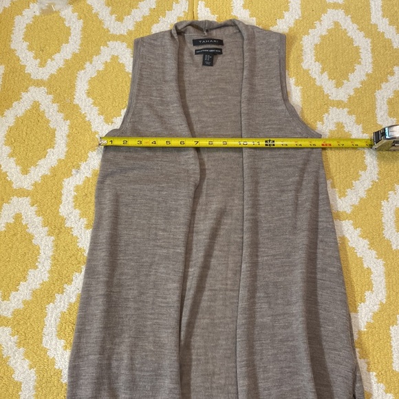 EUC TAHARI XS 100% extra fine merino wool sleeveless duster  in khaki colors - Picture 6 of 6